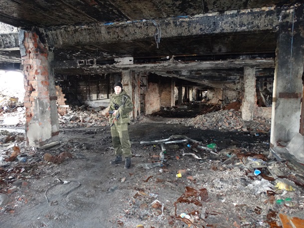 Нові фото залишків зруйнованого аеропорту у Донецьку (ФОТОРЕПОРТАЖ) - фото 1