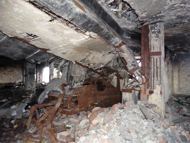 Нові фото залишків зруйнованого аеропорту у Донецьку (ФОТОРЕПОРТАЖ) - фото 3