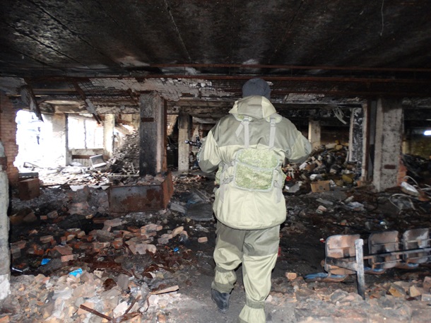 Нові фото залишків зруйнованого аеропорту у Донецьку (ФОТОРЕПОРТАЖ) - фото 4