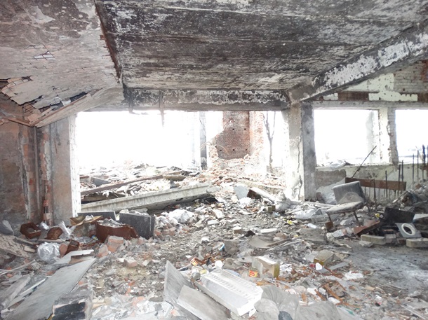 Нові фото залишків зруйнованого аеропорту у Донецьку (ФОТОРЕПОРТАЖ) - фото 5