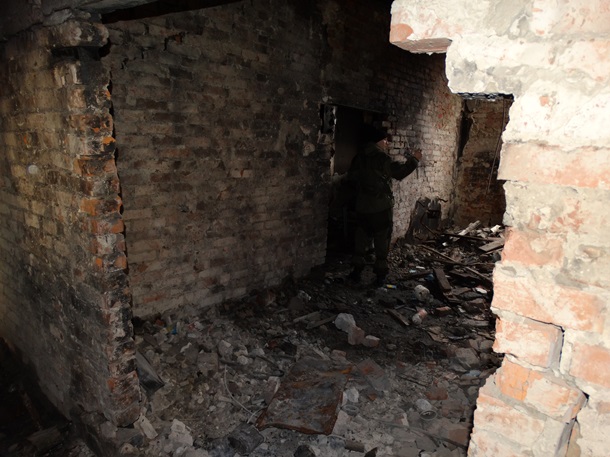 Нові фото залишків зруйнованого аеропорту у Донецьку (ФОТОРЕПОРТАЖ) - фото 10