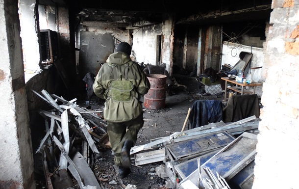 Нові фото залишків зруйнованого аеропорту у Донецьку (ФОТОРЕПОРТАЖ) - фото 2