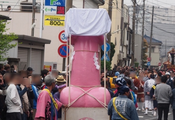 У Японії провели фестиваль залізних пенісів (ФОТО, ВІДЕО 18+)  - фото 3