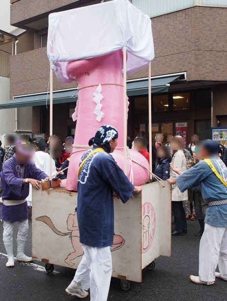 У Японії провели фестиваль залізних пенісів (ФОТО, ВІДЕО 18+)  - фото 4