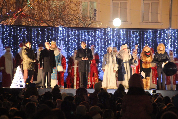 У Кіровограді відкрили новорічну ялинку - фото 2