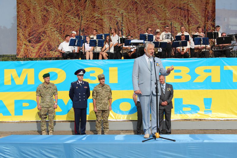 Як у Маріуполі святкували День Державного прапора України (ФОТО) - фото 6