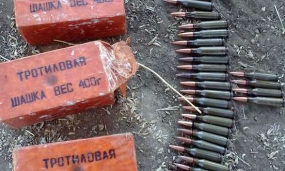 На Донеччині міліція виявила арсенал боєприпасів - фото 1