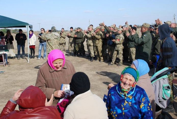 На Сході бійців 128-ї бригади вітали з Днем захисника України - фото 5