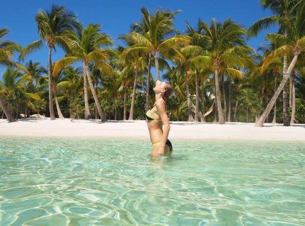 Тейлор Свіфт показала романтичний відпочинок з Кельвіном Харрісом на островах - фото 1