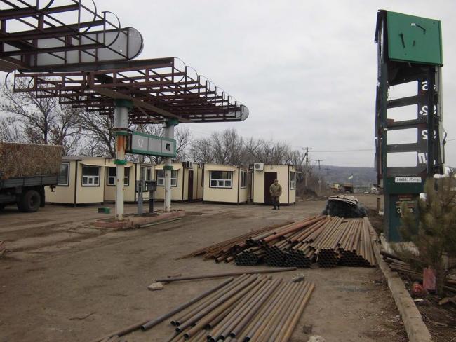 Будівництво пункту пропуску у Золотому триває, незважаючи на обстріли бойовиків (ФОТО) - фото 3