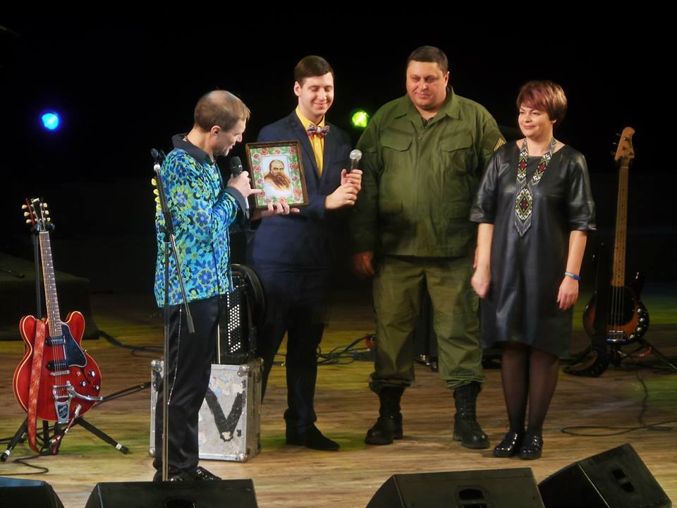 Скрипка та Руслана заспівали для дітей загиблих українських воїнів - фото 1