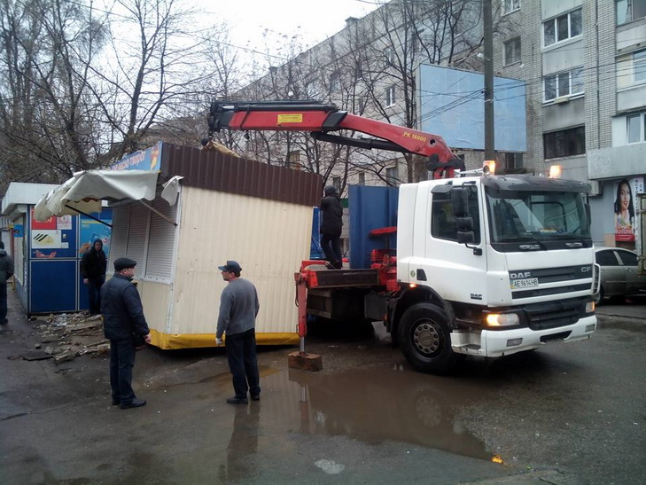 У Дніпропетровську після знесених МАФів залишились "гнидники" - фото 3
