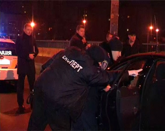 Поліція оприлюднила фото та подробиці нічної стрілянини у Києві  - фото 3