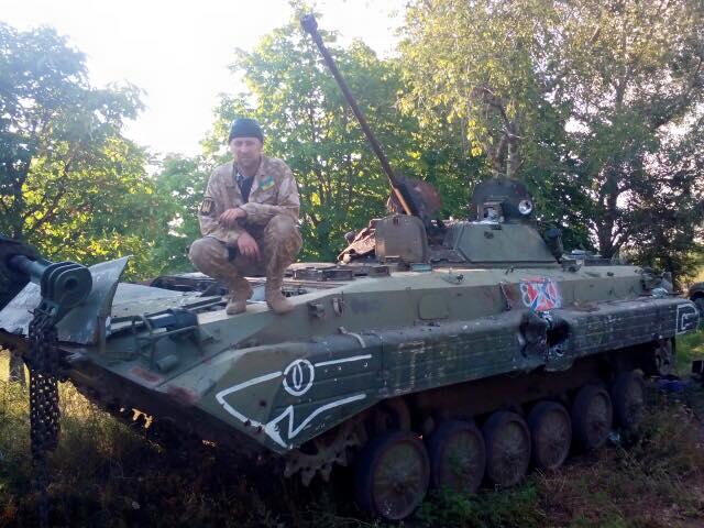 Бійці батальйону "Донбас" з-під носу бойовиків "затрофеїли" БМП (ФОТОФАКТ) - фото 1