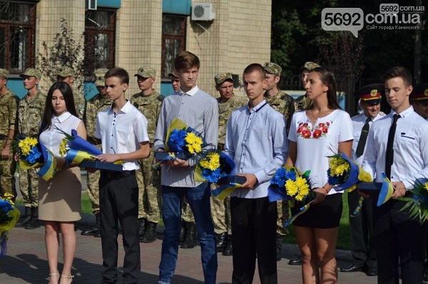День прапору на Дніпропетровщині: вшанування бійців і паспорти для молоді - фото 3