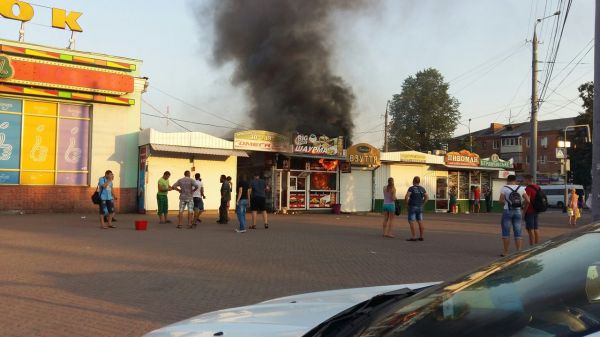 На вінницькому базарі згоріла "Шаурма" - фото 1