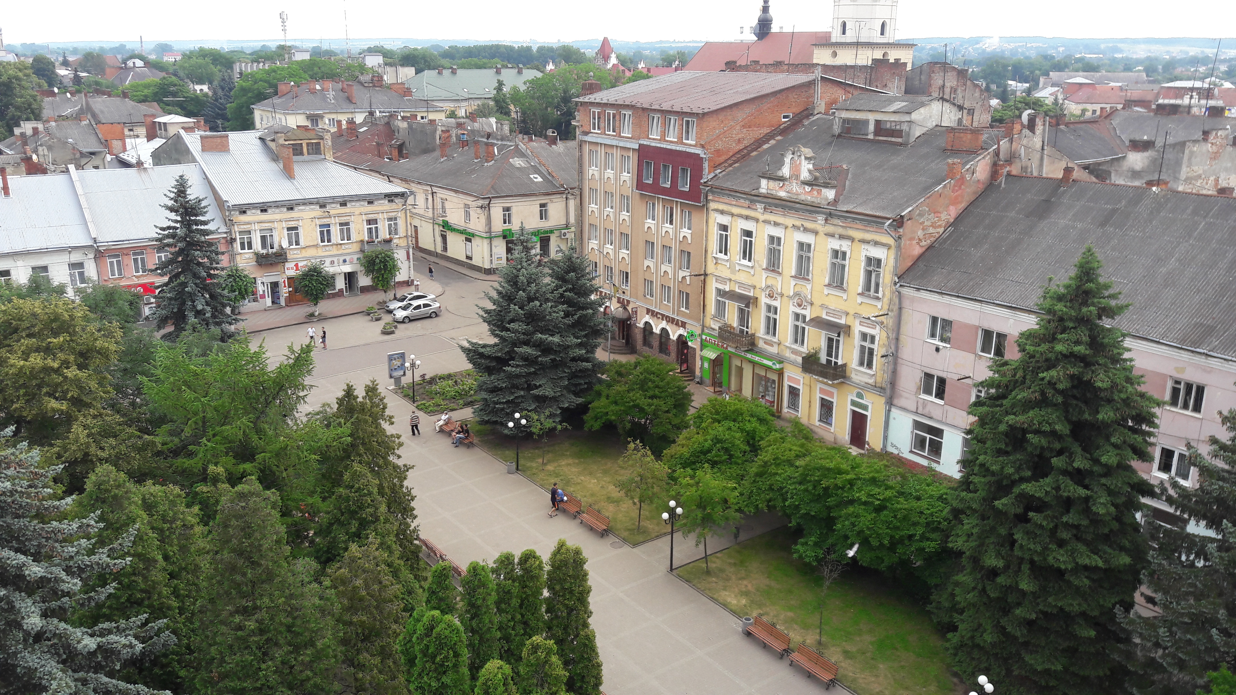 Провінційні стадіони України: Дерев'яно-пластикова арена у Самборі - фото 2