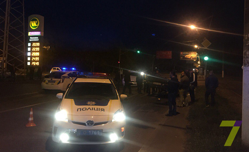 ДТП в Одесі: постраждали п'ять осіб, винуватця аварії забрали у невідомому напрямку - фото 2