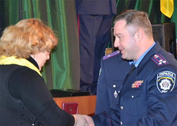 Кіровоградські поліцейські нагородили волонтерів - фото 3