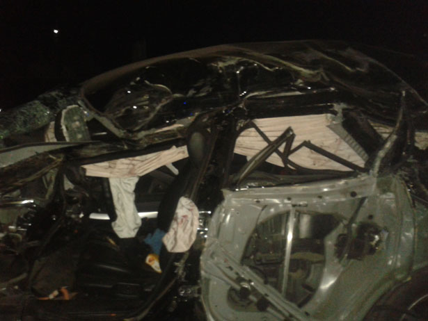 На Сумщині рятувальники за допомогою спецобладнання звільняли водія з понівеченого авто   - фото 3