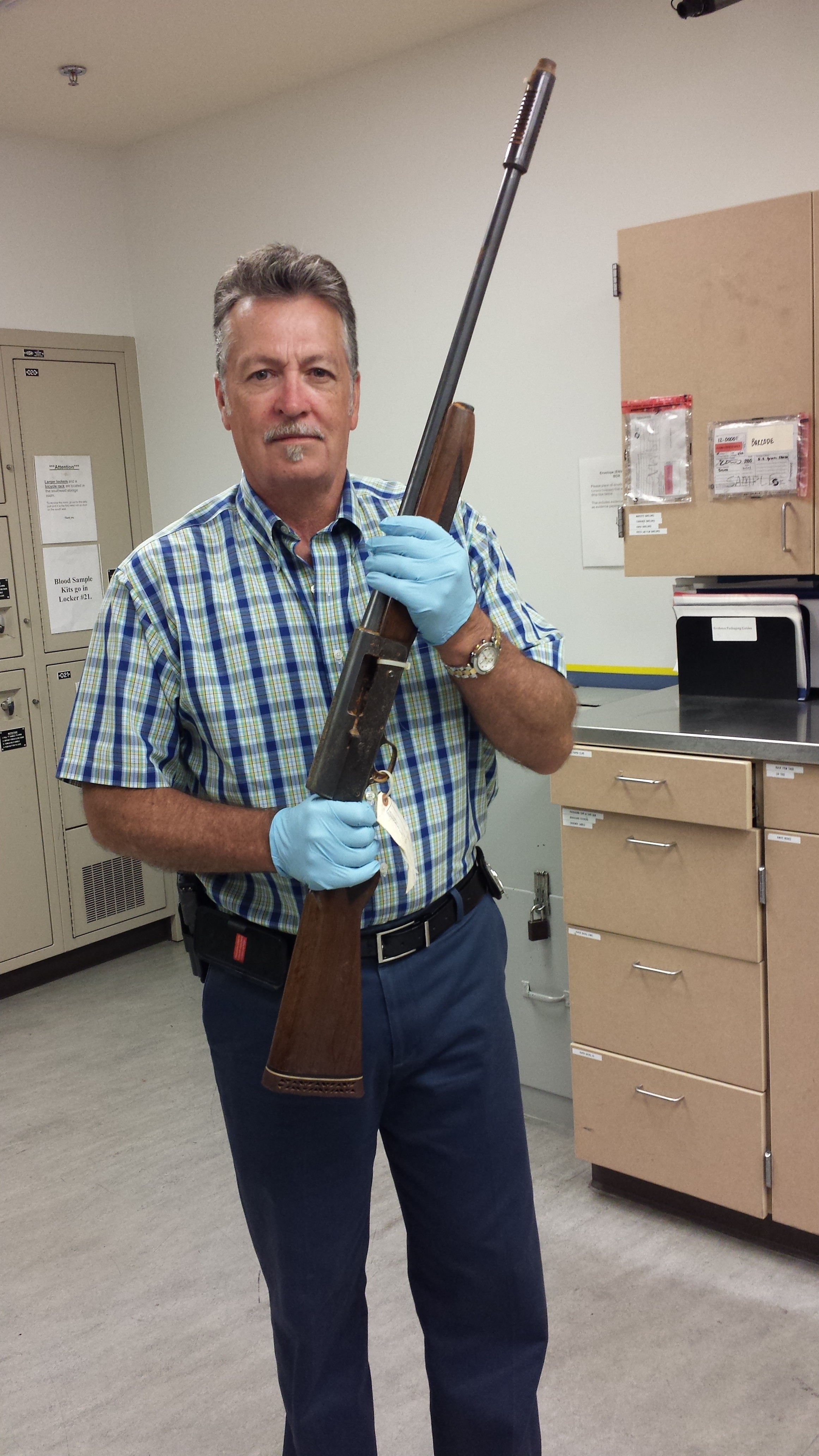 Поліція у США показала рушницю, з якої застрелився Курт Кобейн - фото 4
