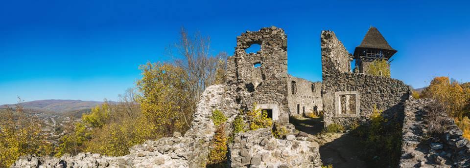 Відома башта Невицького замку на Закарпатті падає - фото 2