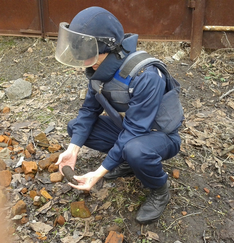На Сумщині піротехніки підірвали небезпечний снаряд - фото 1