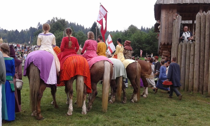 Як тусили на середньовічному фестивалі у Тустані (ФОТО, ВІДЕО) - фото 8