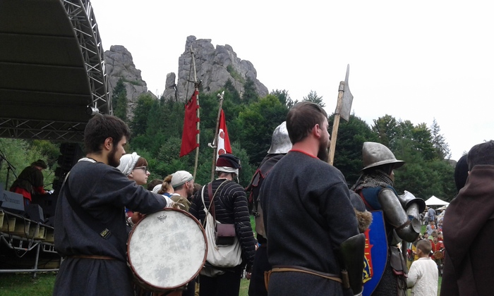 Як тусили на середньовічному фестивалі у Тустані (ФОТО, ВІДЕО) - фото 3