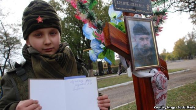 Бабця дівчинки-бойовика з "ЛНР" пригрозила Плотницькому показати свої труси (ФОТО, ВІДЕО) - фото 1