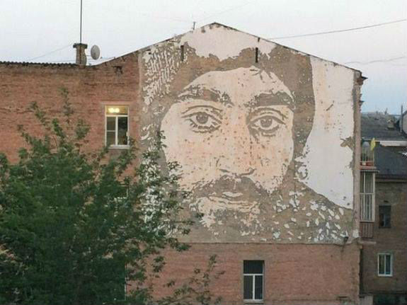 На одному з будинків намалювали портрет загиблого на Майдані Нігояна (ФОТО) - фото 1