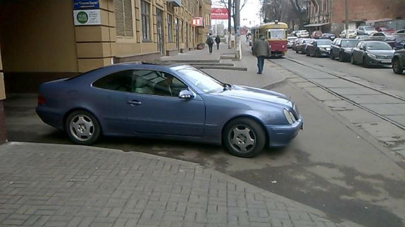 У Києві водій з Польщі став переможцем конкурсу "Паркуюсь, як дегенерат" - фото 2