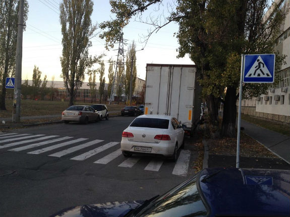 У Києві водій переміг у конкурсі "Паркуюсь, як дегенерат"  - фото 1