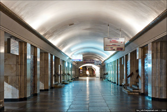 Зачароване метро Києва: як виглядають станції вночі  - фото 8