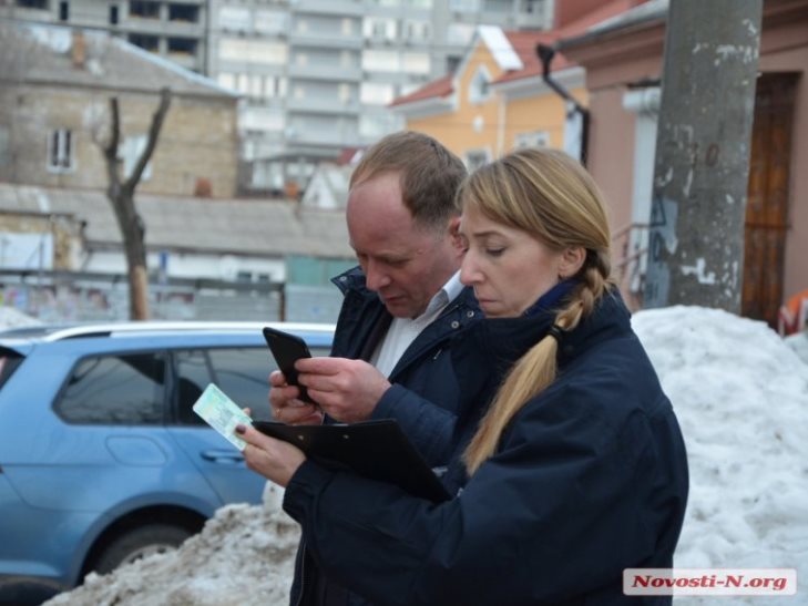 В центрі Миколаєва депутат на "золотому" Porsche потрапив у ДТП - фото 3