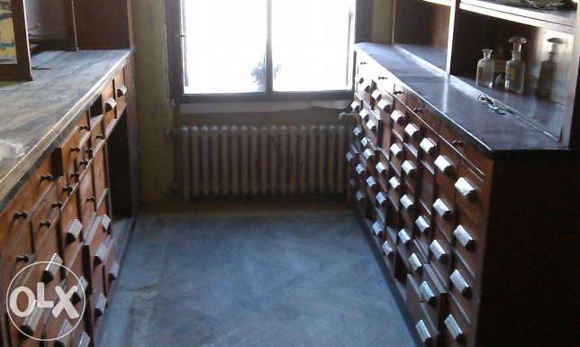 У Львові розпродають 100-річні меблі зі старовинної аптеки - фото 4