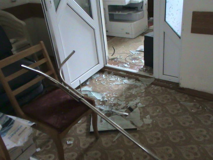 Окупанти розтрощили приміщення фонду "Крим" - фото 3