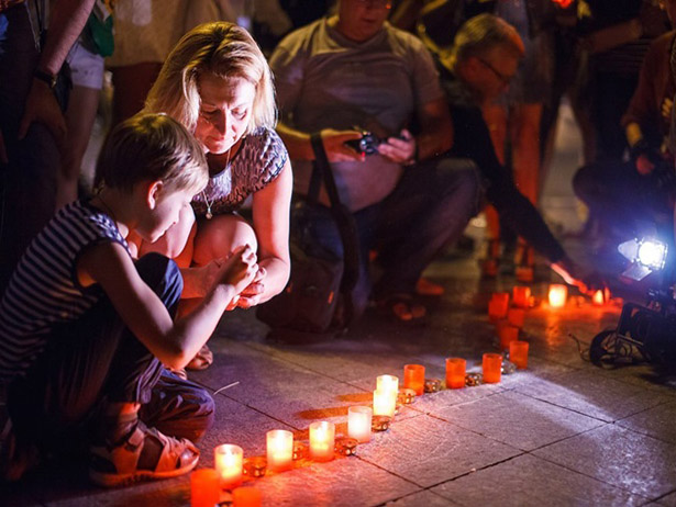 Близько 500 лампадок запалили одесити в пам'ять про загиблих за свободу і незалежність України - фото 1