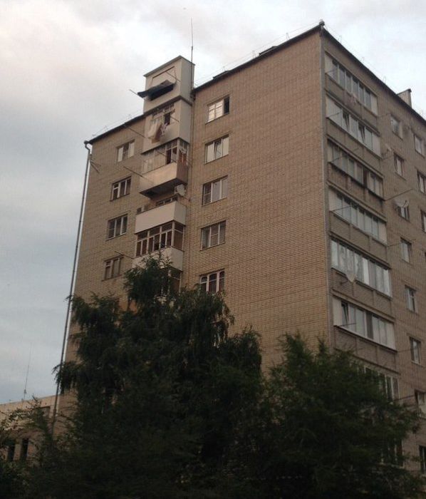 ТОП-20 балконів, володарі яких плювали на оточуючих - фото 13 ТОП-20 балконів, володарі яких плювали на оточуючих - фото 13
