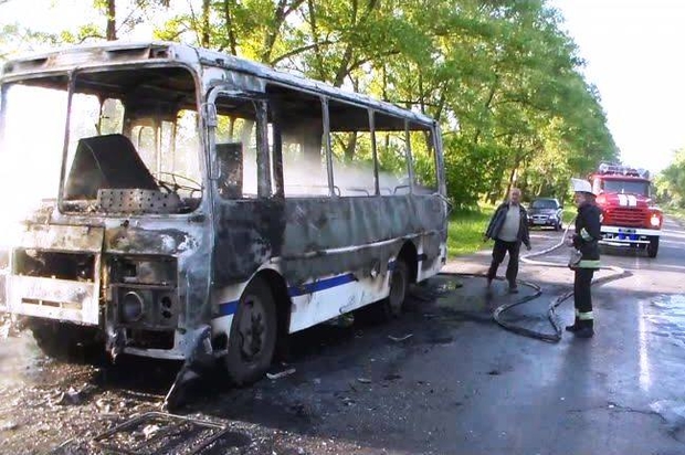 На Черкащині під час руху загорівся автобус - фото 2