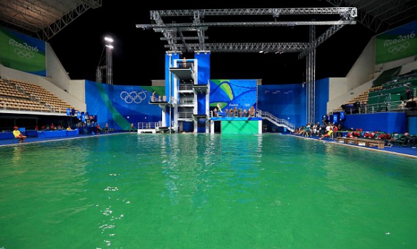 У Ріо злили "зелену воду" з олімпійського басейну - фото 2