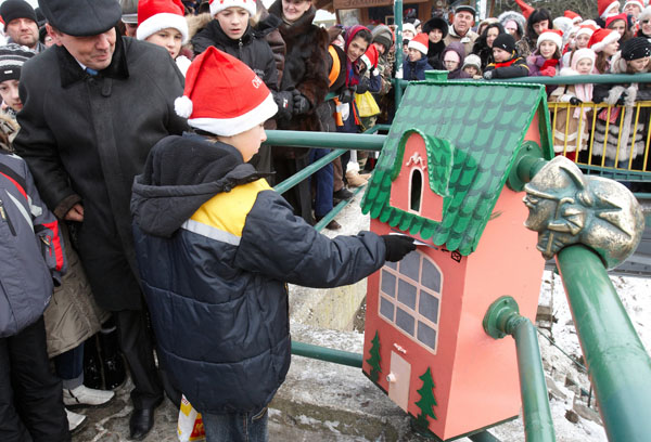 Вандали в місті: Кому заважають міні-скульптурки Ужгорода - фото 15