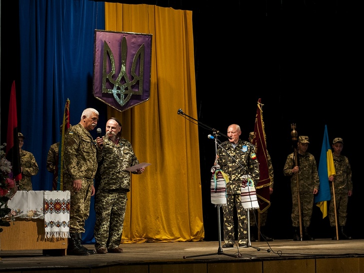 В Чернівцях студенти військової кафедри одного з вишів стали козаками - фото 1
