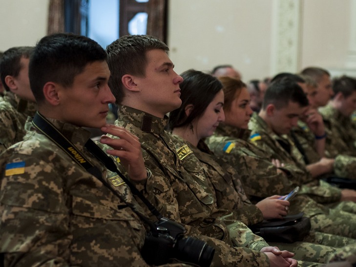 В Чернівцях студенти військової кафедри одного з вишів стали козаками - фото 2