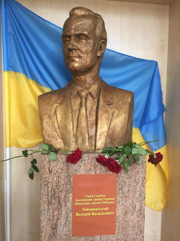 У столичному Голосієві відкрили пам'ятник Лобановському (ФОТОФАКТ) - фото 1