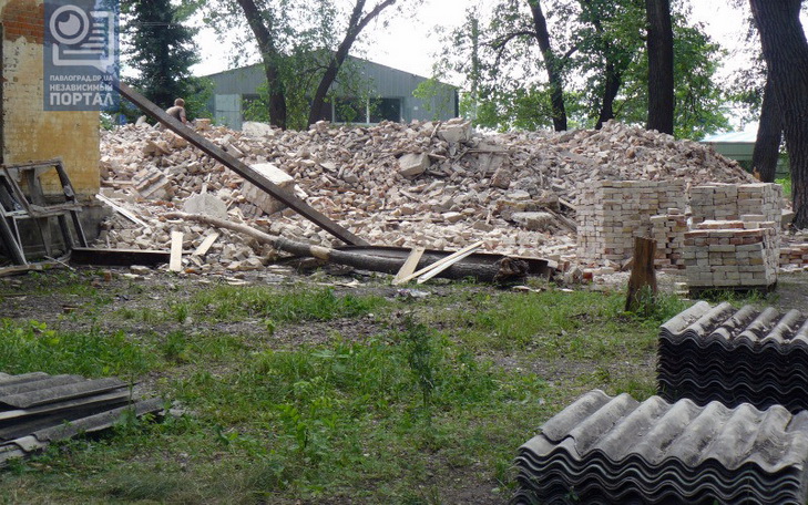 У столиці Західного Донбасу євангелісти розбирають казарми - фото 2