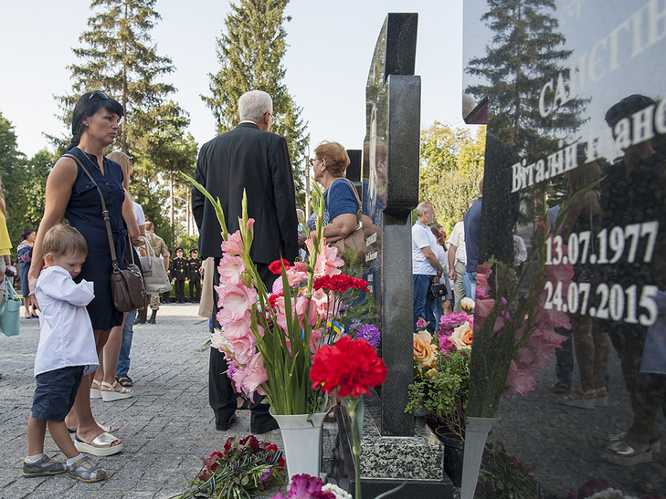 Сумчани вшанували пам’ять загиблих за незалежність України  - фото 6