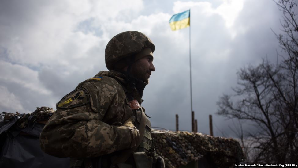 Як українські бійці боронять країну на "нульовому" посту біля Авдіївки (ФОТО) - фото 9