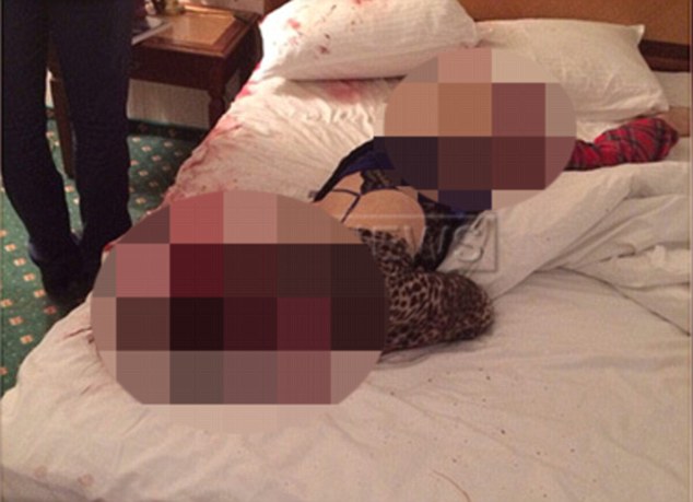З'явилися фото з місця вбивства екс-дружини олігарха, яку задушив син - фото 1