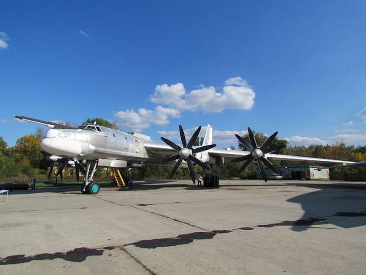Як у Полтаві різали на брухт авіаційні бомбардувальники та чому їх продали Росії - фото 4